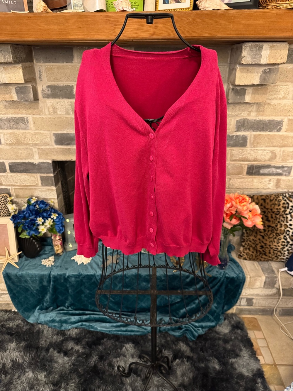 SHEIN Magenta Button-Front V-Neck Cardigan